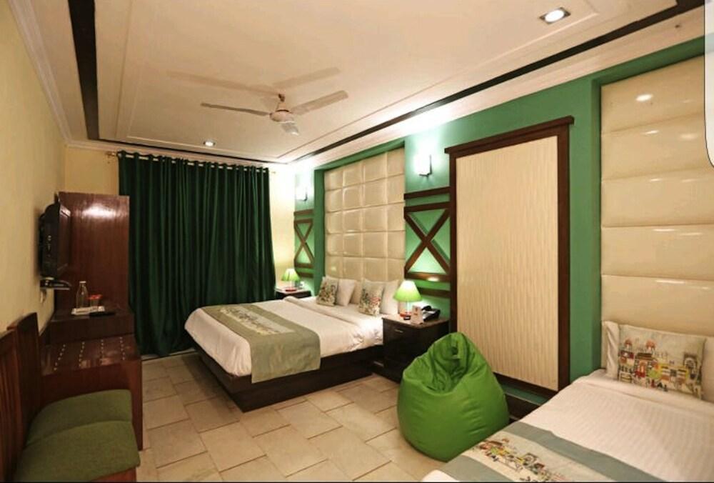 Hotel Unistar Νέο Δελχί Εξωτερικό φωτογραφία