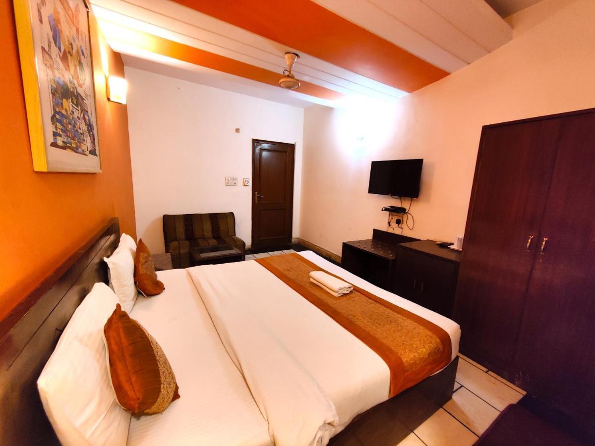 Hotel Unistar Νέο Δελχί Εξωτερικό φωτογραφία