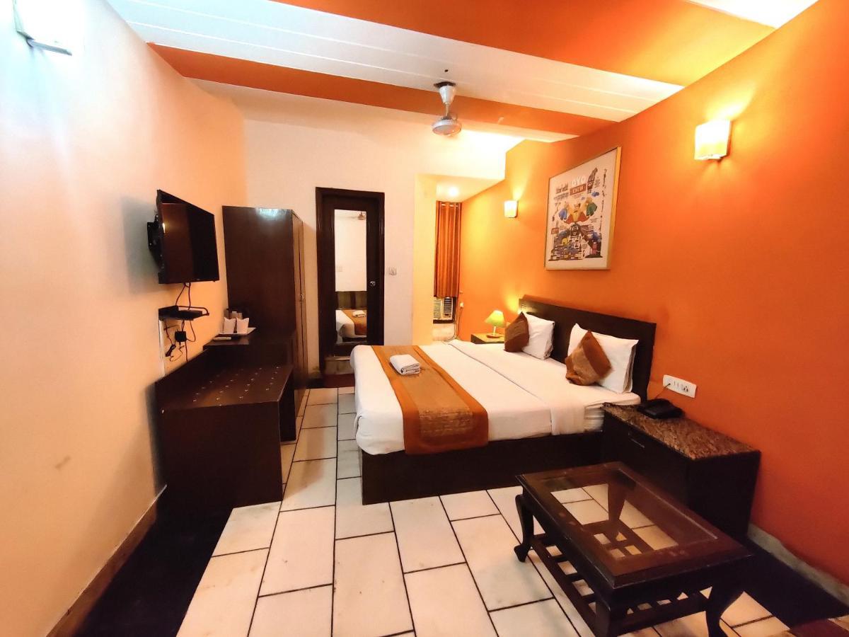 Hotel Unistar Νέο Δελχί Εξωτερικό φωτογραφία