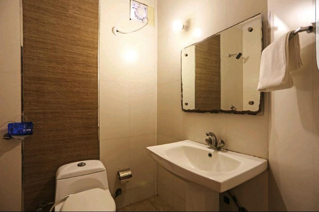 Hotel Unistar Νέο Δελχί Εξωτερικό φωτογραφία