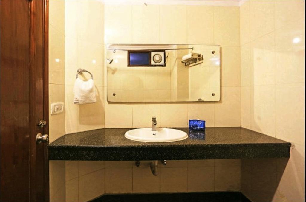 Hotel Unistar Νέο Δελχί Εξωτερικό φωτογραφία