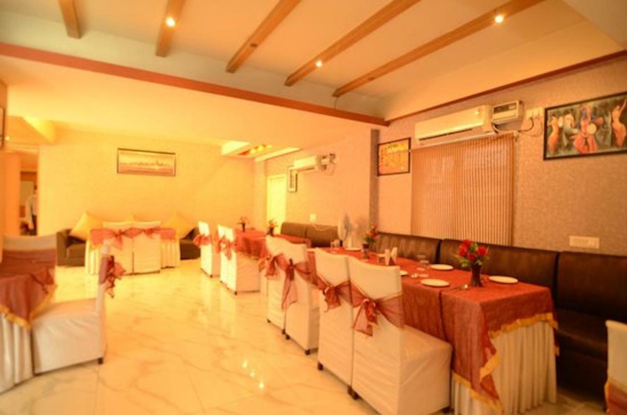 Hotel Unistar Νέο Δελχί Εξωτερικό φωτογραφία