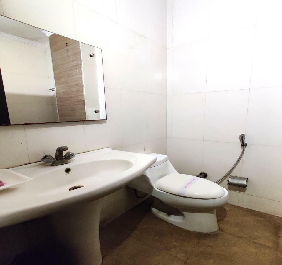 Hotel Unistar Νέο Δελχί Εξωτερικό φωτογραφία