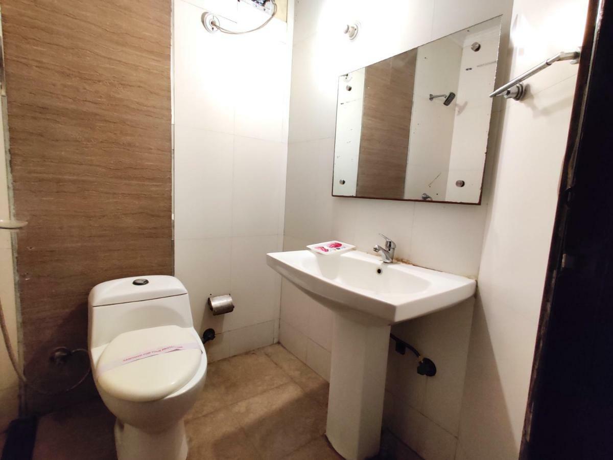 Hotel Unistar Νέο Δελχί Εξωτερικό φωτογραφία