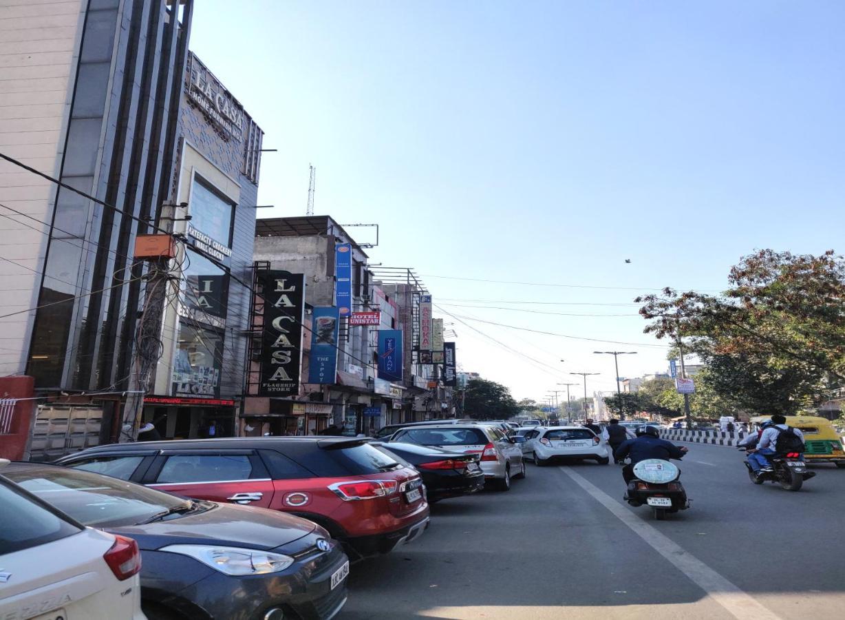 Hotel Unistar Νέο Δελχί Εξωτερικό φωτογραφία